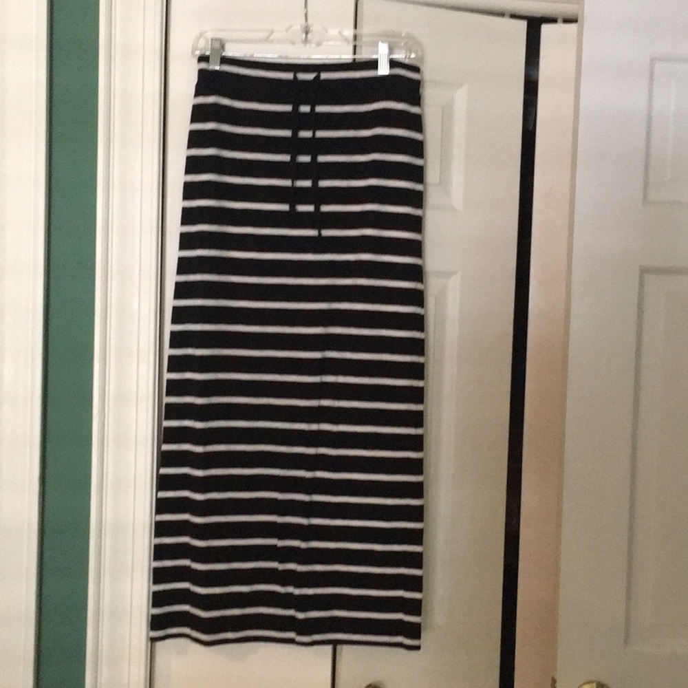 Maxi skirt size XS black and gray striped